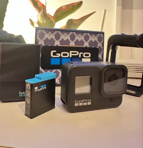 Go Pro Hero 8 Black (COM ACESSÓRIOS)