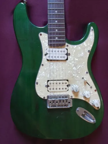 GUITARRA GIANINNI COM HUMBUCKER HH TIMBRE MUITO BOM