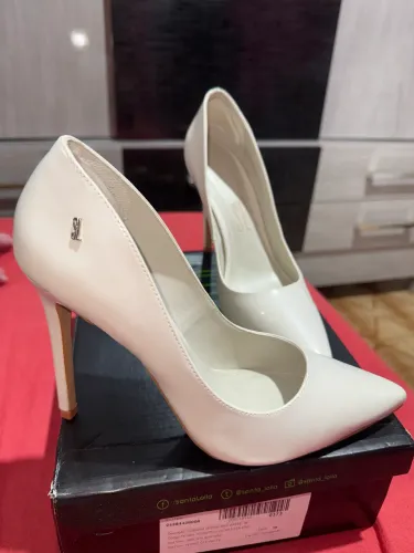 Scarpin Santa Lolla usado uma vez