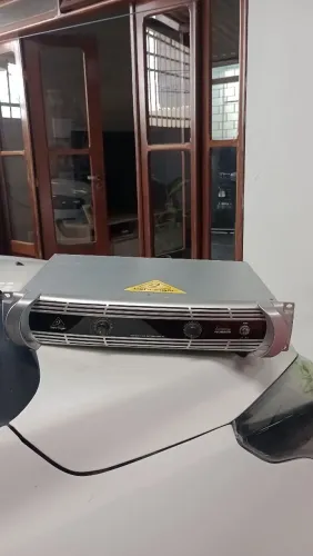 Amplificador Behringer inuke nu 6000 - mas dóis equalizador um digital Behringer