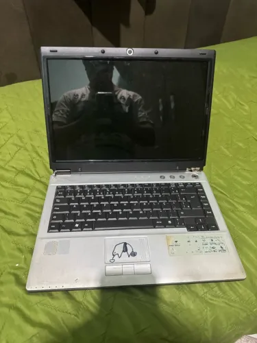 Notebook positivo quebrado