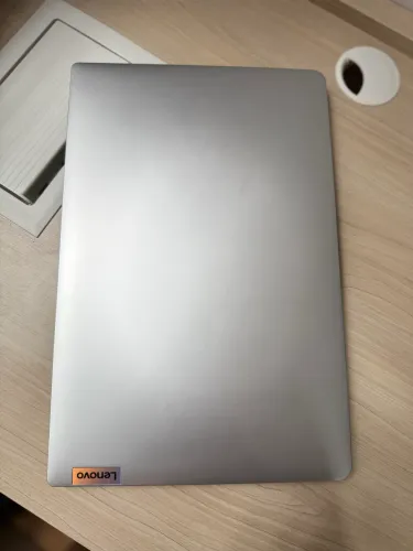 Vendo notebook Lenovo 5 7500u, com placa de vídeo