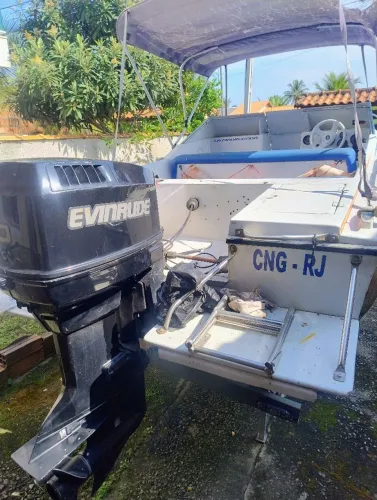 Vendo lancha com motor 90hp