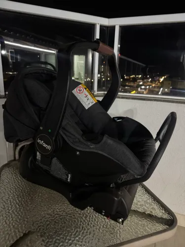 Bebê conforto infanti