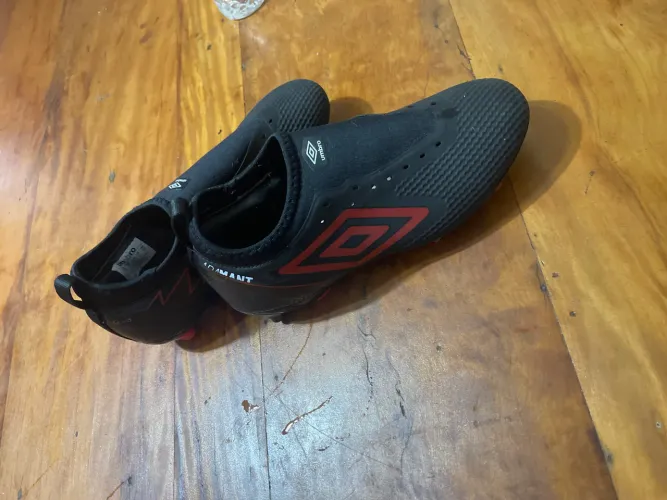 Chuteira umbra Adamant topspeed