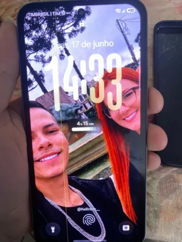 Vende-se s23 fé, é um excelente celular pra quem procura agilidade e praticidade,.