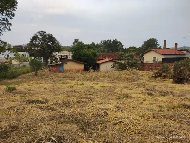 Terreno à venda, 647 m² por R$ 295.000,00 - Prados - Itapira/SP