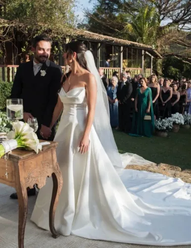 Vestido de Noiva - Tamanho Único (Ajustável) Milla Nova