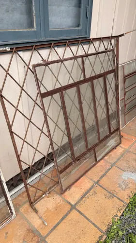 Janela de Ferro