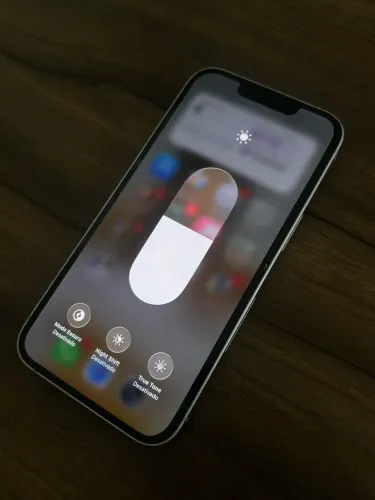 iPhone 14 Lilás