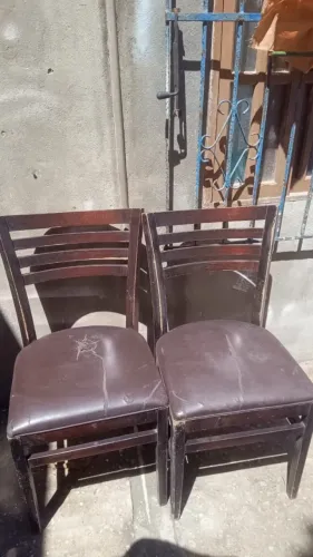 vendo cadeira de madeira macica cada 99