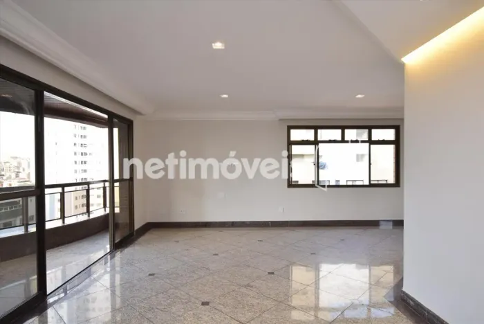 Apartamento fabuloso com vista privilegiada de 04 quartos no Santo Ântonio.Rua plana.