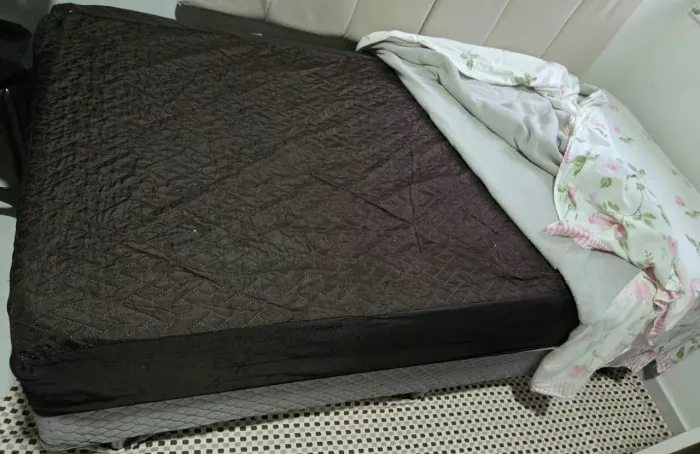 Cama box sem baú para solteiro.