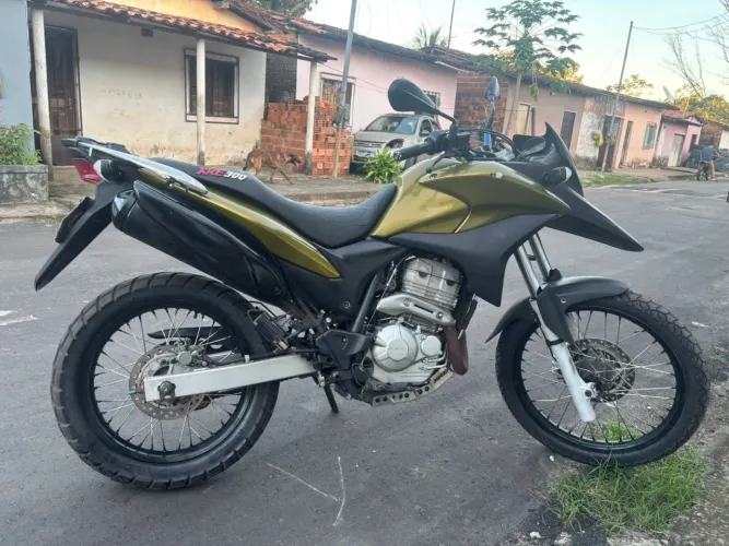 XRE 300 moto muito conservada, cabeçote vela fina, guidão oxxe, dois pneus novos