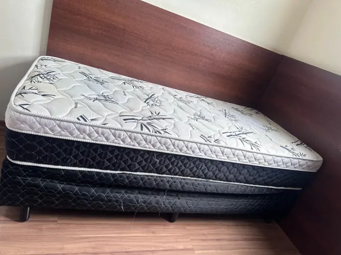 Cama de solteiro para doação 
