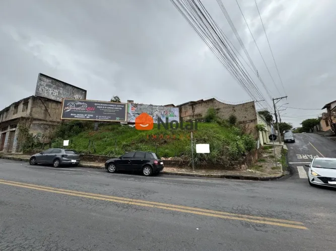 ALUGUEL - Lote de Esquina com 520m² em Localização Estratégica.