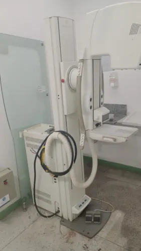Mamógrafo GE Senographe 800T
