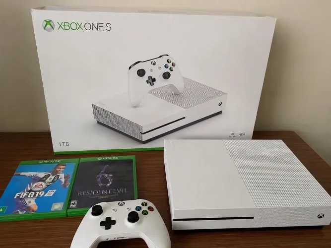 Xbox one s - 2 jogos mídia física - aceito cartão