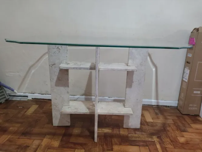 Mesa de jantar 4 lugares - Pedra natural + tampo de vidro