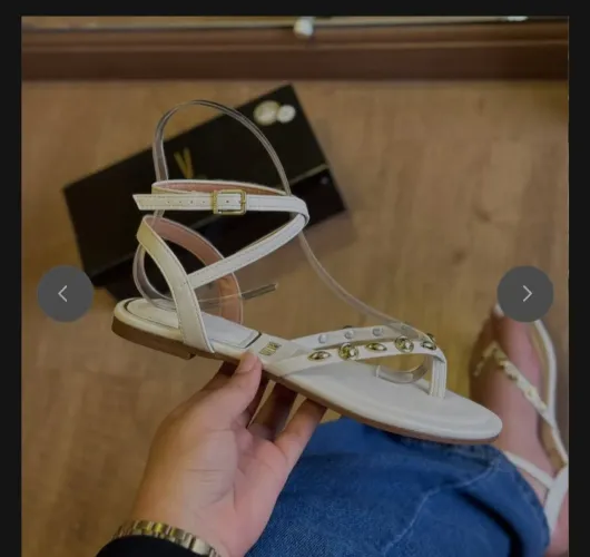 Sandália Vizzano Rasteira Detalhe Dourado nas Tiras