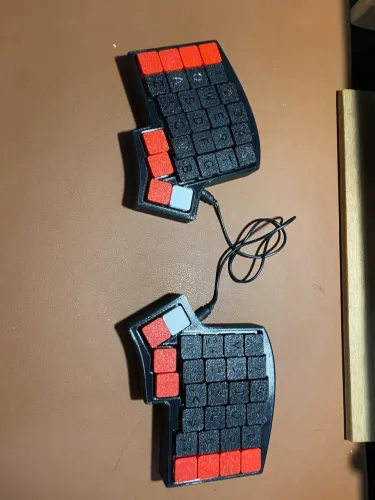 Teclado mecânico split