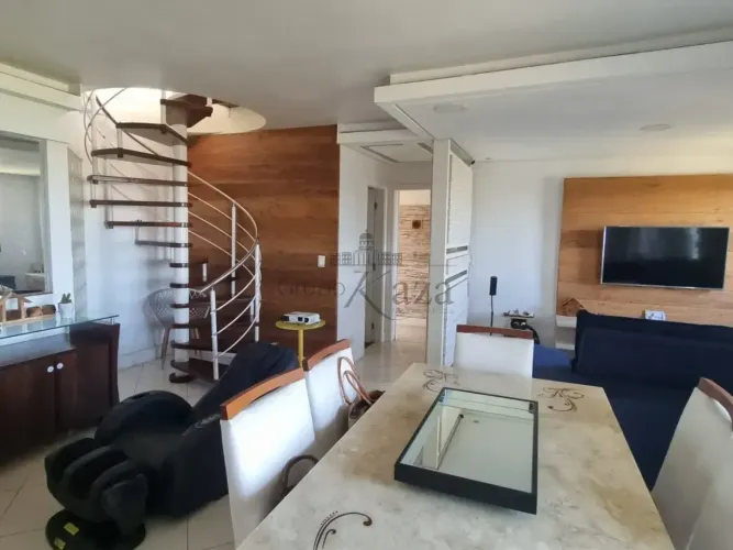 Aluga-se Cobertura Duplex - Bosque dos Eucaliptos - 3 Dormitórios - 160m².