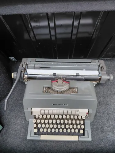 Máquina de escrever underwood 198