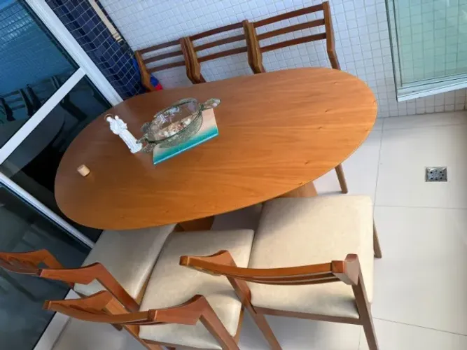 Mesa de jantar com 6 cadeiras