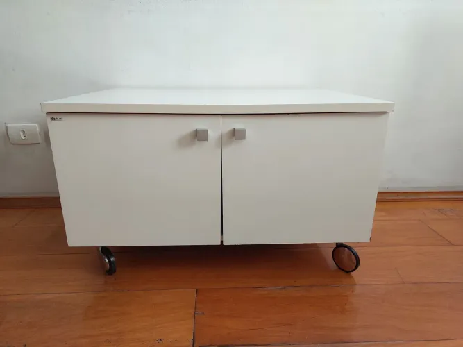 Armário Baixo Branco com Rodízios / Módulo Multiuso Bumi Móveis