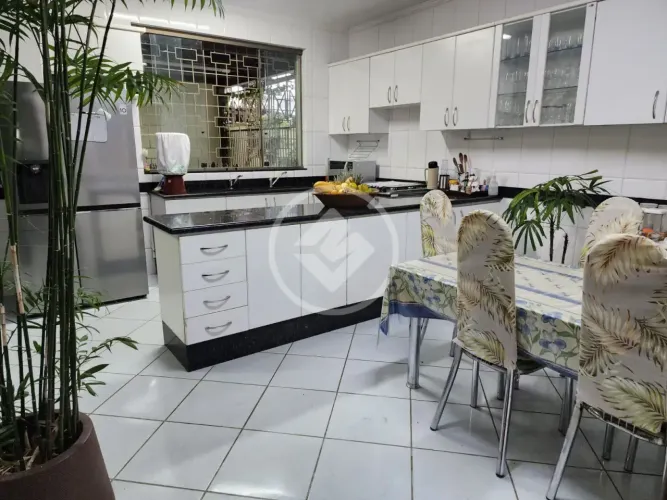 Casa 4 quartos em Vespasiano com 445 m2 , sendo 1 suíte master com varanda que une sofisti