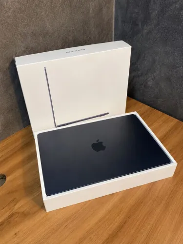 MacBook Air M2 2022 8GB 256GB Midnight - Impecável