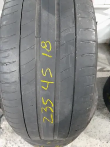 Pneu 235 45 18 Michelin Primacy Mercedes avulso