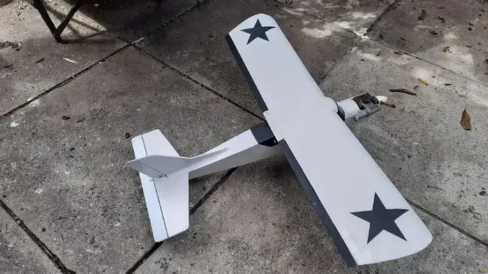 Aeromodelo motor glow asa alta muito docil