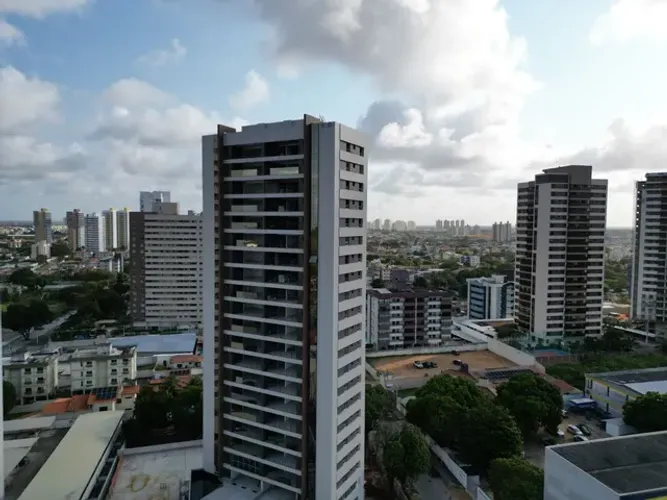 Vista Mar Residencial - Apto 3/4 sendo 3 suítes de 189 m², 2 vagas por 1.700.000, Tirol