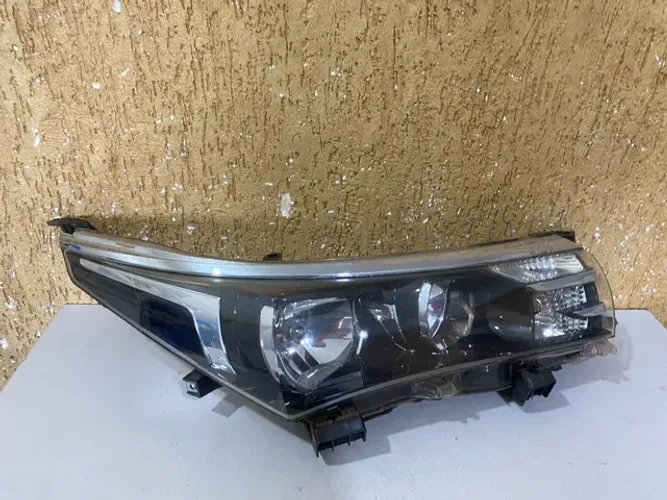 Farol direito Corolla 2015/2016/2017