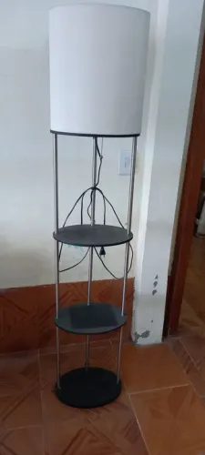 Abajur chão Luminária coluna com prateleiras - voltagem 110