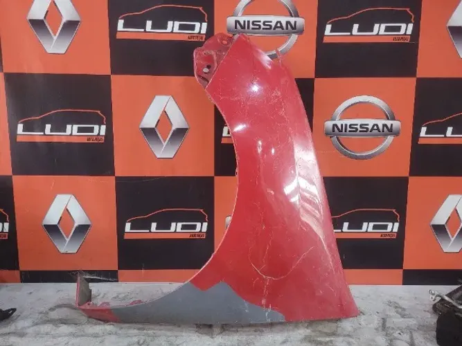 Paralama Esquerdo Renault Sandero Logan 2014 a 2018 Vermelho