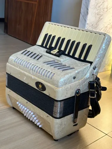 Acordeon 48 baixos Schieffer Em Perfeito Estado
