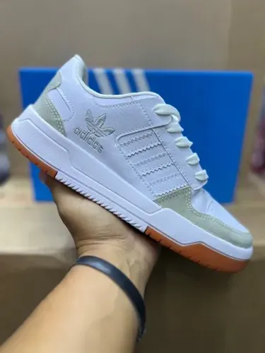 Tênis Adidas