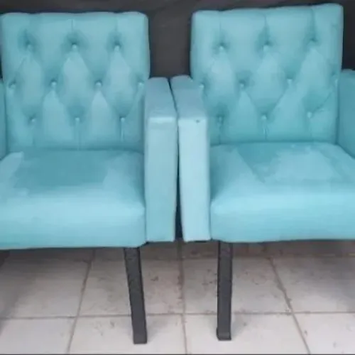 Poltrona em sued 2 unidades 