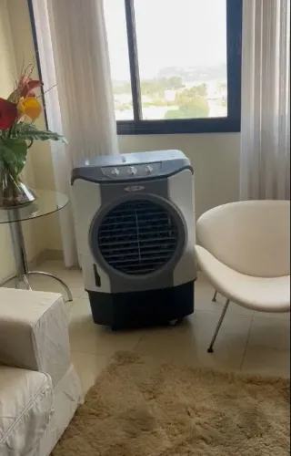 Climatizador portátil 45 litros. Resfria e umidifica o ar