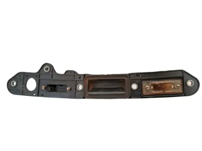 Suporte luz placa Vw Jetta 2009/10 (C/Detalhes)