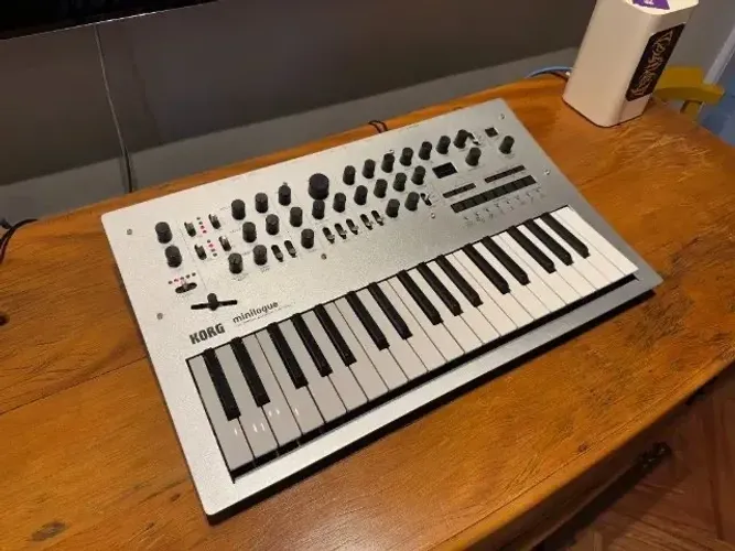 Korg Minilogue 