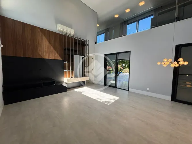 CASA NO JARDINS DA LAGOA ALTO PADRÃO EM LAGOA SANTA Apresento uma residência excepcional