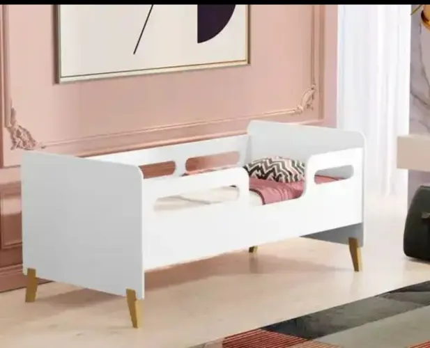 Mini Cama juvenil não acompanha colchão 