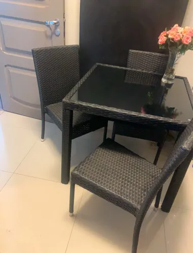 Conjunto de Mesa com 4 Cadeiras em Rattan Sintético
