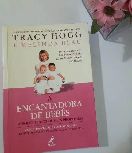 Livro "A Encantadora de bebês" de Tracy Hogg e Melinda Blau **Seminovo**