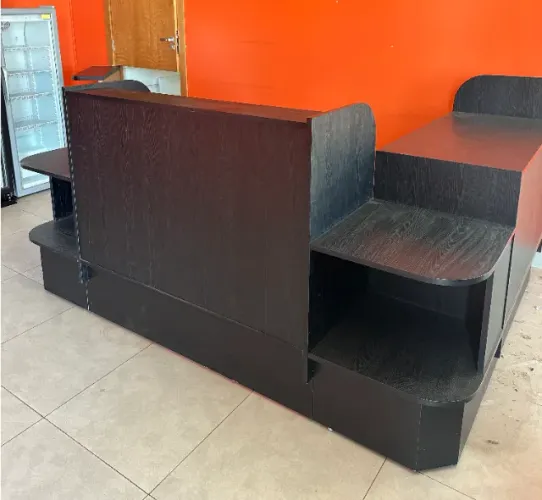 Balcão Preto para Atendimento/Recepção em MDF com 4 gavetas + 2 armários