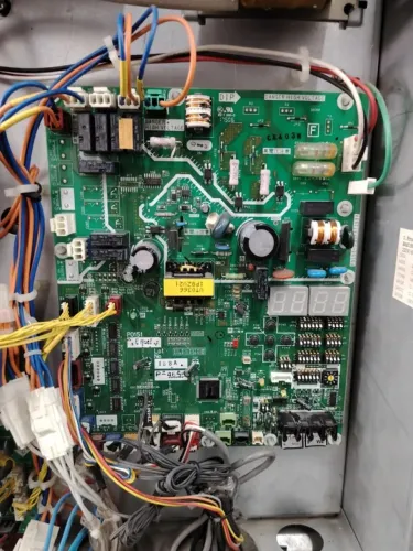 Placa para Ar-condicionado - Hitachi (17F17258A) Condensadora VRF 18 HP