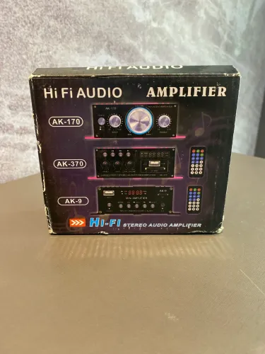 amplificador de áudio estéreo Hi-Fi.